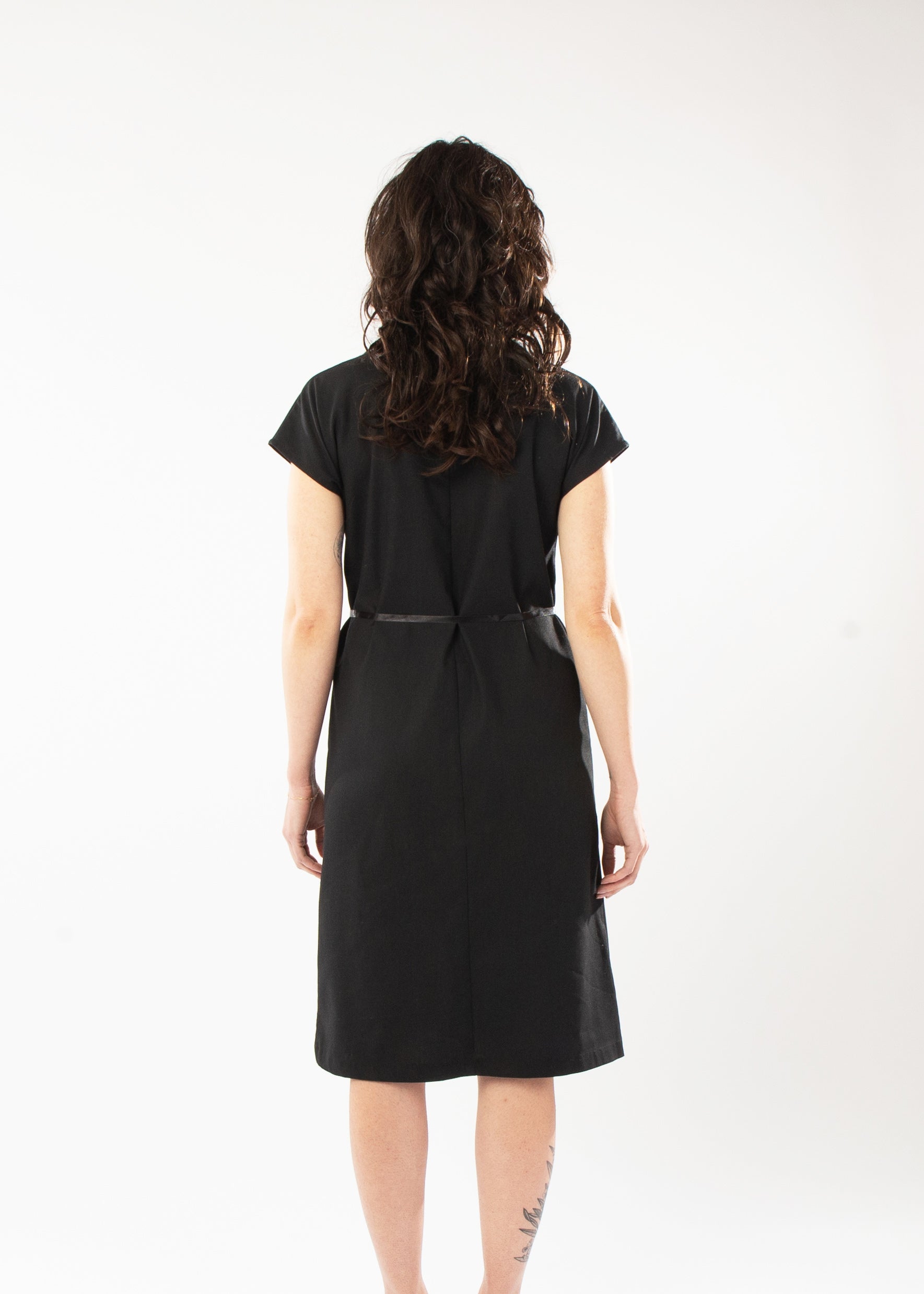 UNDULATE DRESS BLACK & RED PRINT